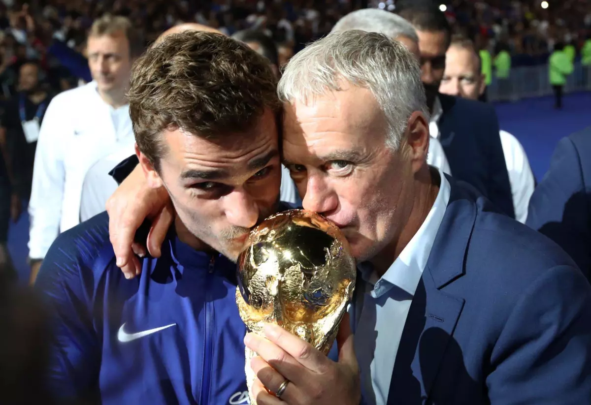 Deschamps révèle son chouchou en EDF ! Mbappé méritait-il le Ballon d'Or ?