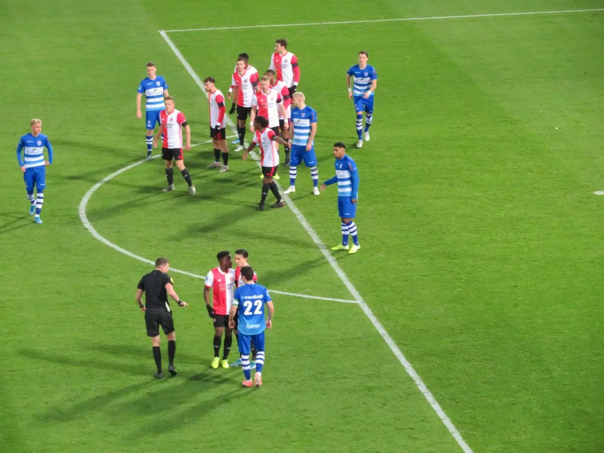 Explosion de talent ! Santiago Giménez brille dans la victoire éclatante du Feyenoord Rotterdam