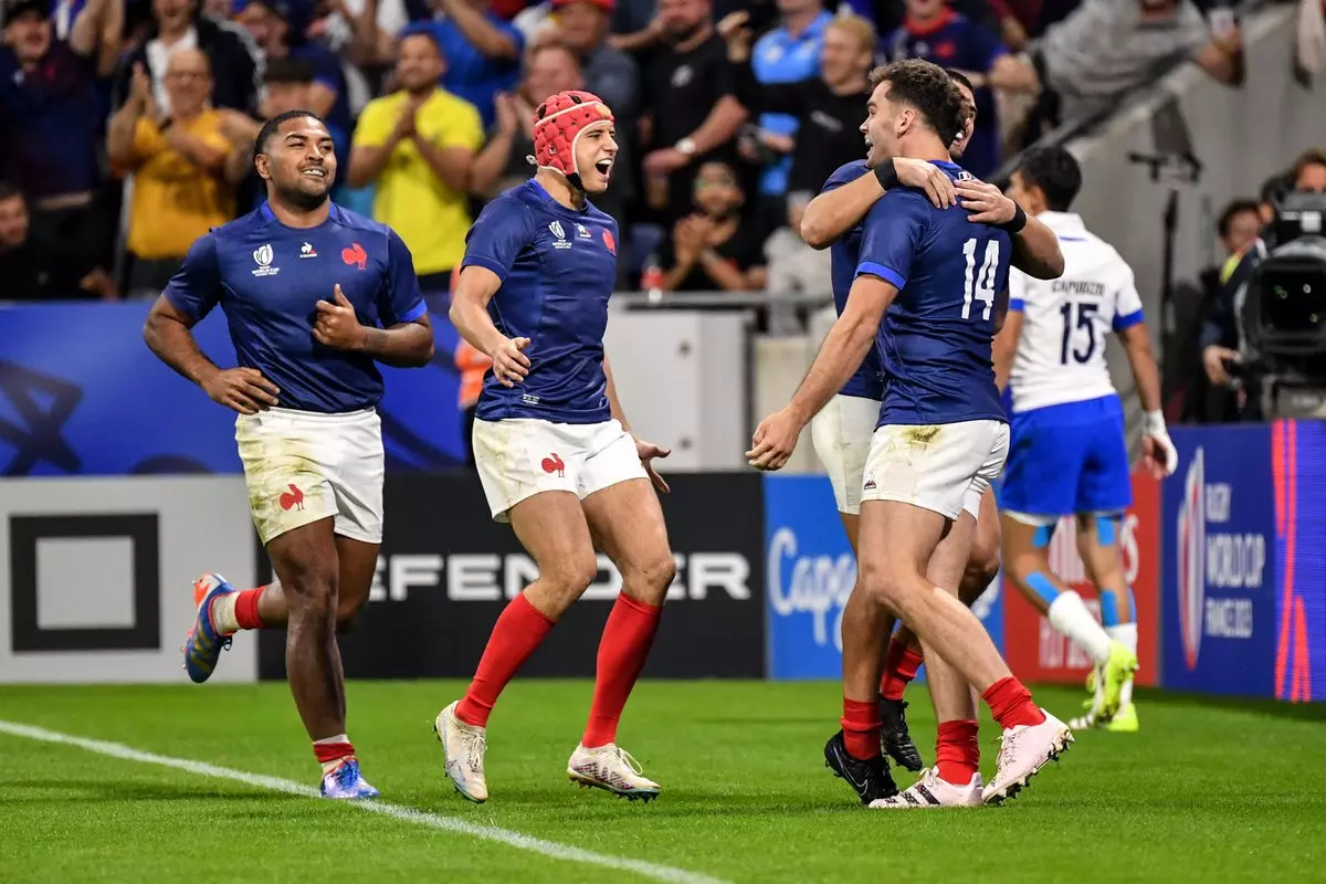 France écrase l'Italie avec un score époustouflant de 60-7. Damian Penaud brille lors du match de rugby