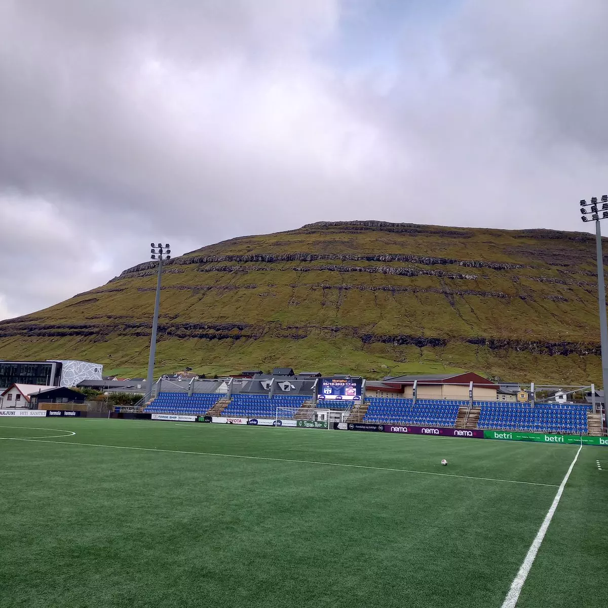 Performance historique du KI Klaksvik contre Lille : un match mémorable dans des conditions extrêmes